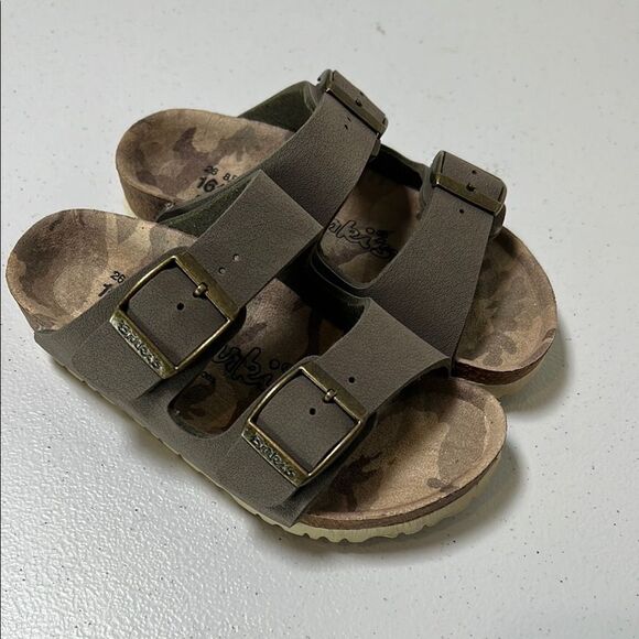 Birkenstock Other - Birki Birkenstocks youth Arizona sandals